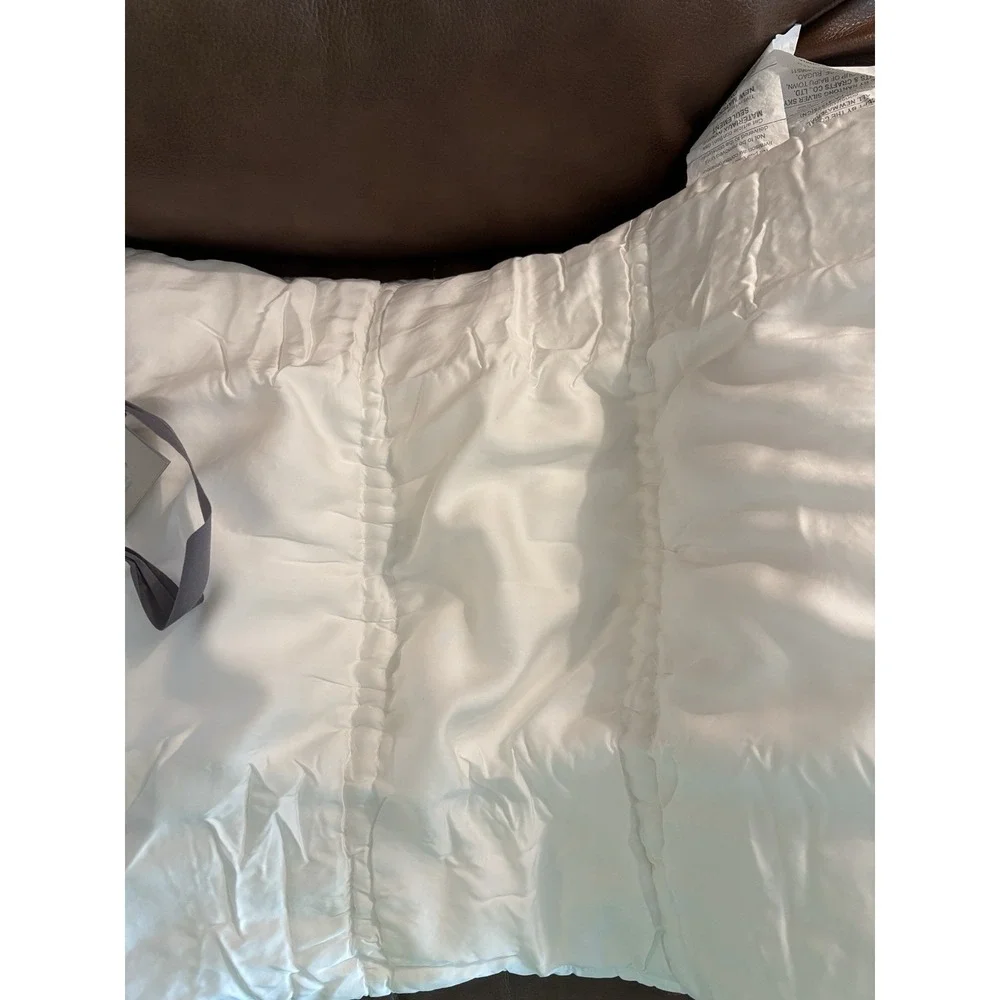 2 WEST ELM  QUILTED STANDARD SHAMS IN WHITE‎ NEW